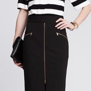 Beautiful Banana Republic Skirt, Size 6, Unique